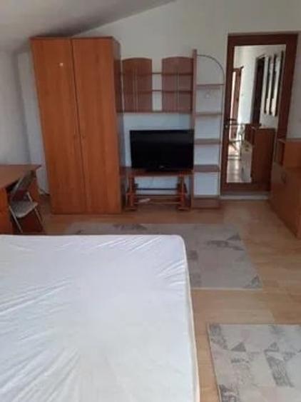 Garsonieră decomandată, mobilată în Centru Civic