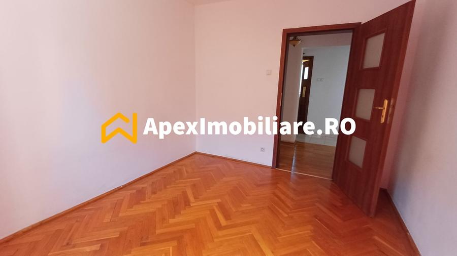Apartament cu 4 camere decomandat în Unirii