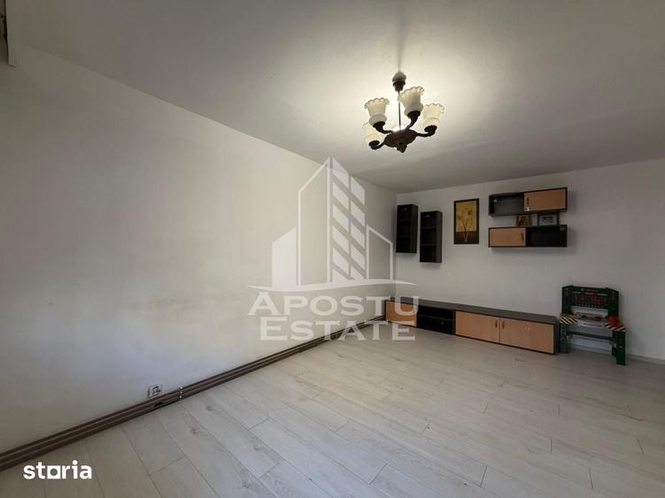 Apartament cu 3 camere decomandat, mobilat în Iosefin
