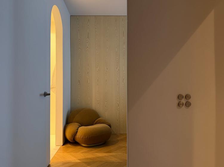 Apartament cu 3 camere decomandat, mobilat în Eminescu
