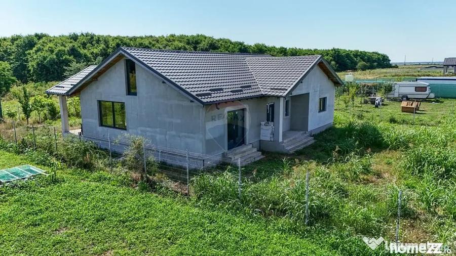 Casă cu 4 camere cu Teren 1007 Mp în Central