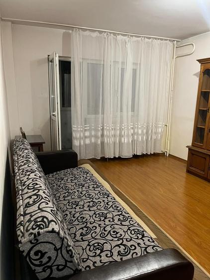 Apartament cu 2 camere decomandat în 1 Mai