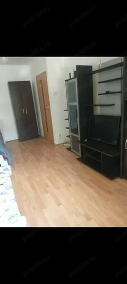 Garsonieră decomandată în Vitan