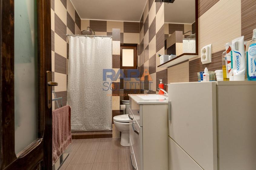 Casă individuală cu 4 camere cu Canalizare în Central