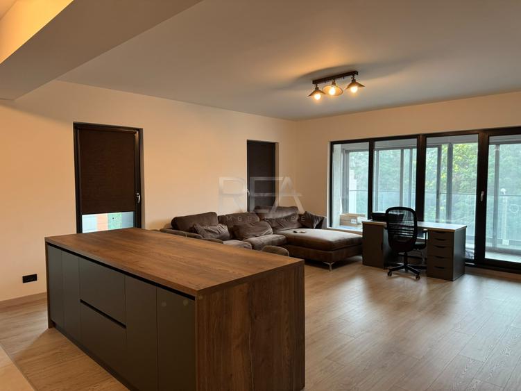 Apartament cu 3 camere decomandat, mobilat în Vitan