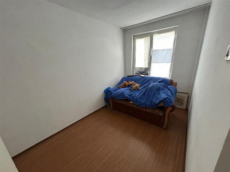 Apartament cu 3 camere decomandat în Gară