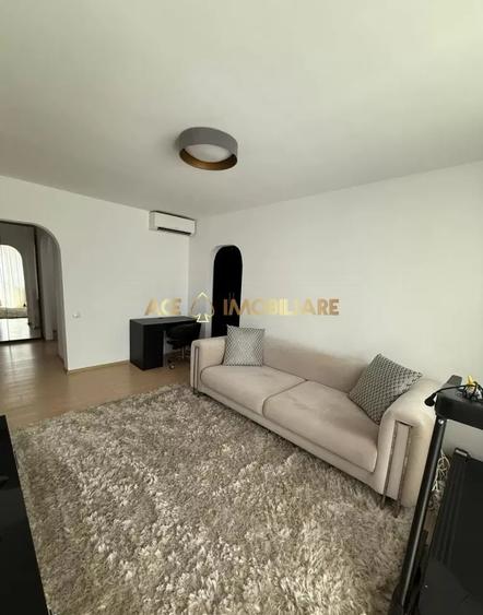 Apartament cu 2 camere semidecomandat, mobilat în Vatra Luminoasă