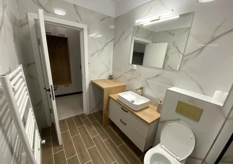 Apartament cu 2 camere semidecomandat, mobilat în Florești