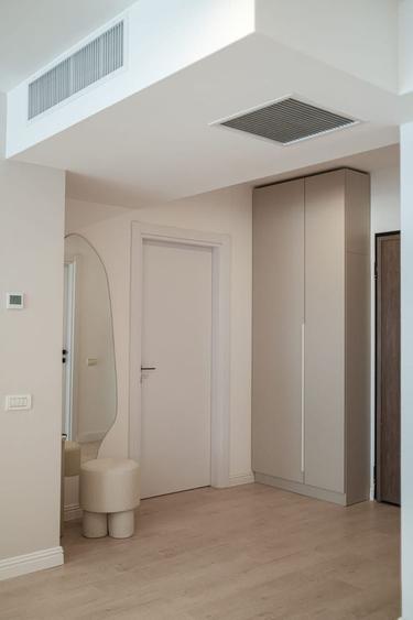 Apartament cu 3 camere semidecomandat, mobilat în Pipera
