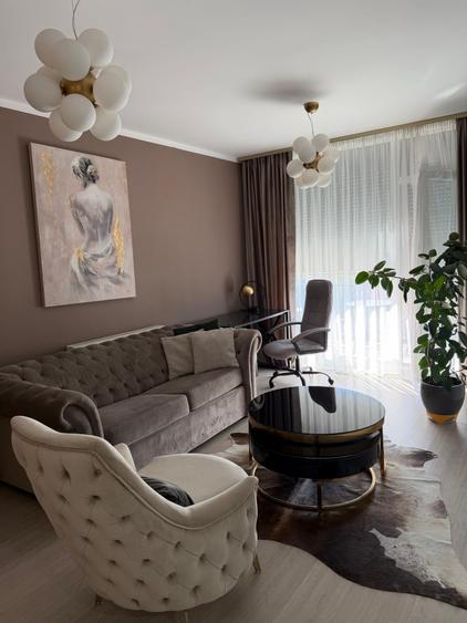 Apartament cu 2 camere decomandat, mobilat în Central
