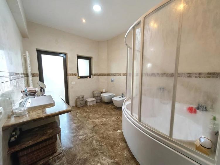 Casă individuală cu 6 camere cu Canalizare în Stadion