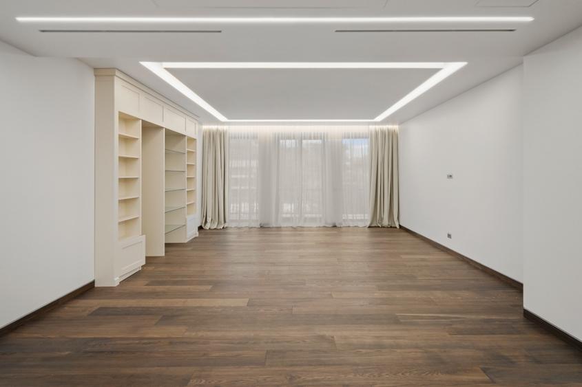 Apartament cu 4 camere decomandat în Arcul de Triumf