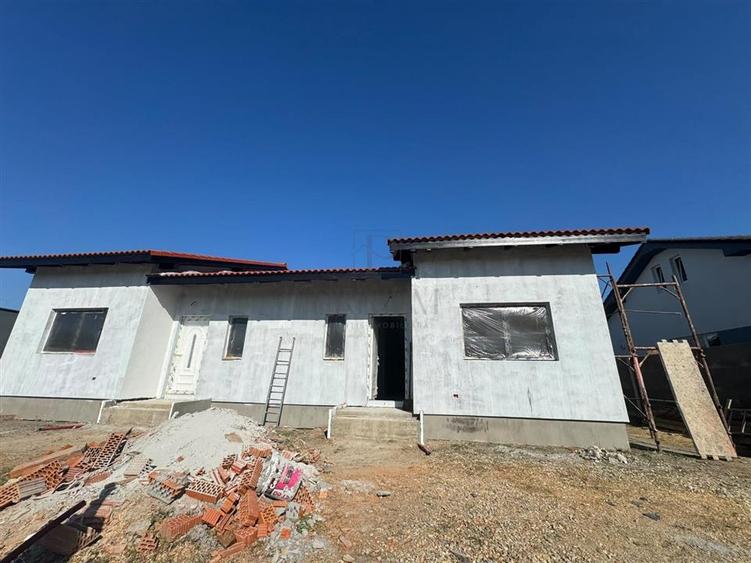 Duplex cu 3 camere cu Teren 300 Mp în Moșnița Nouă
