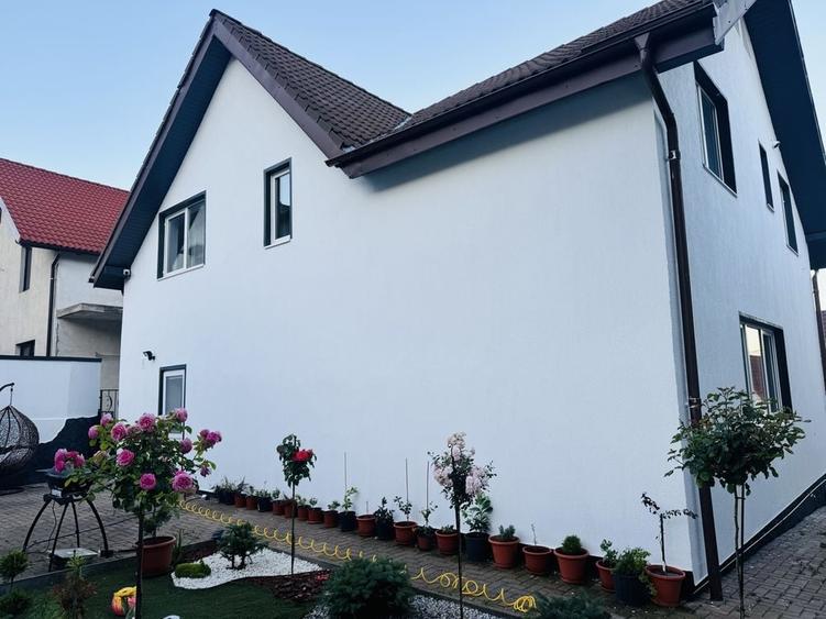 Casă cu 4 camere cu Teren 300 Mp în Codlea