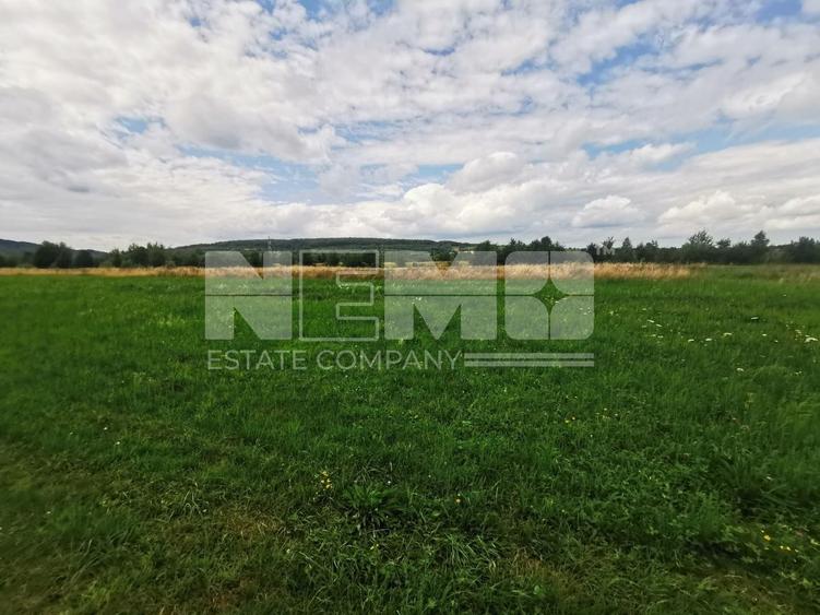 Teren agricol intravilan de 2200 mp, în Vicovu de Sus