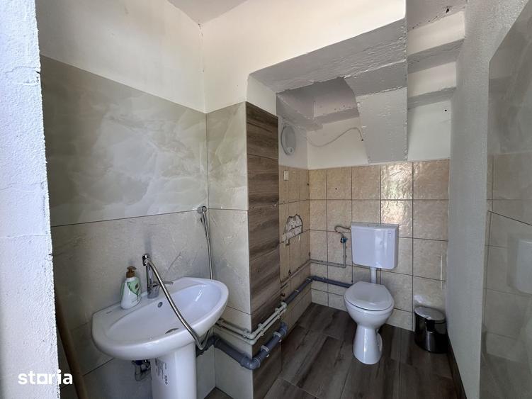 Spațiu comercial, de 140 mp, în Subcetate