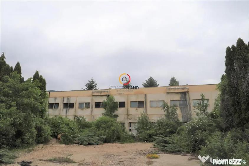 Spațiu comercial, de 3,725 mp, în Central