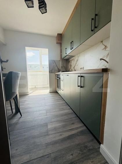 Apartament cu 2 camere decomandat în Tractorul