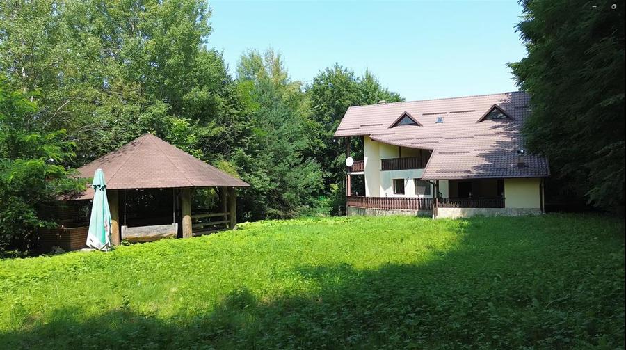Hotel/Pensiune, de 300 mp, în Sucevița