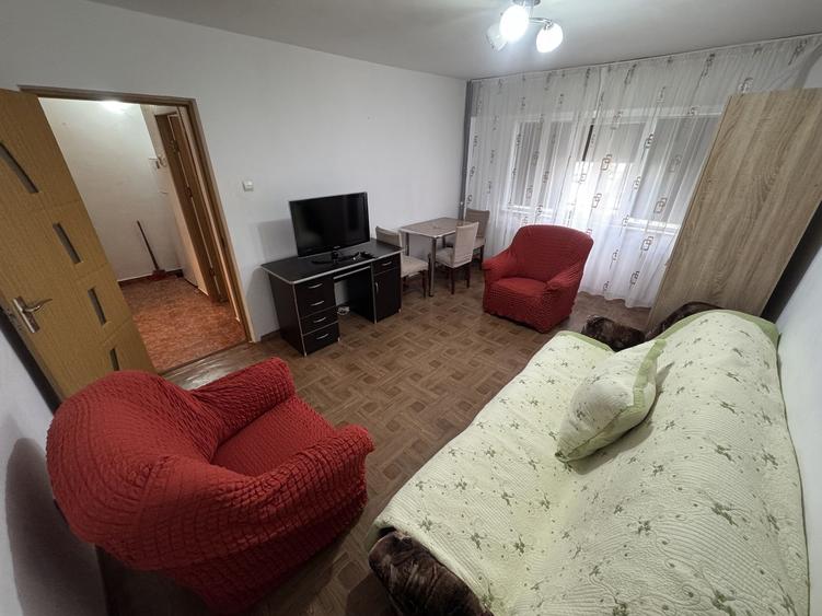 Garsonieră decomandată, mobilată în Inel II