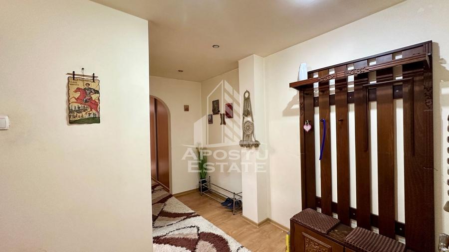 Apartament cu 3 camere decomandat în Soarelui