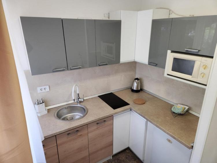 Apartament cu 2 camere decomandat în Calea București