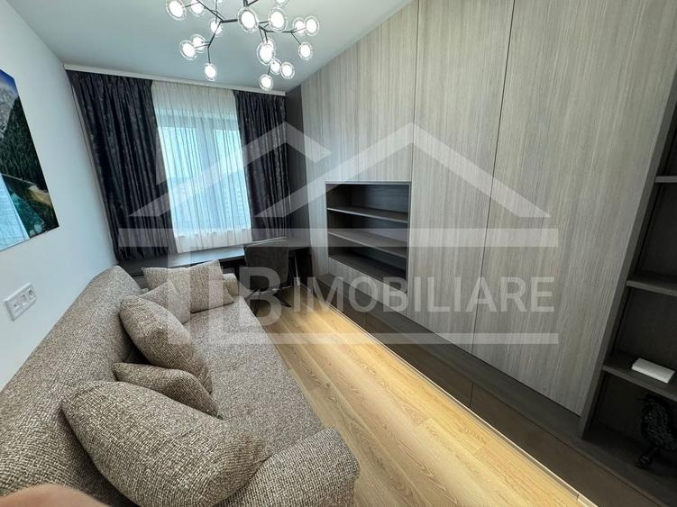 Apartament cu 3 camere semidecomandat în Tudor