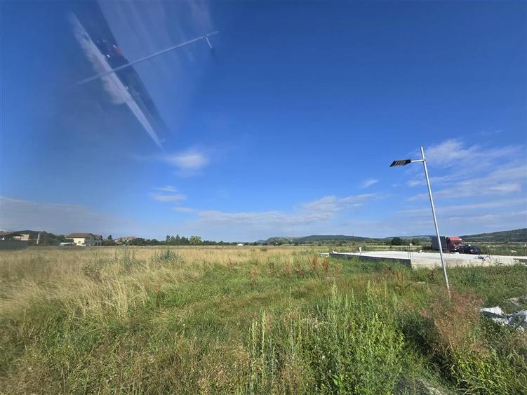 Teren Construcții intravilan de 833 mp, în Exterior Est