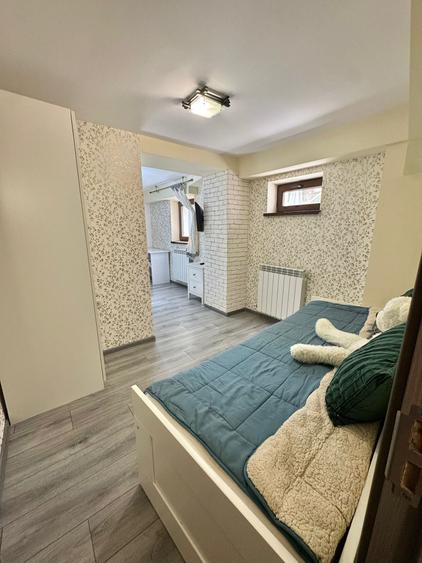 Apartament cu 2 camere decomandat în Peninsula