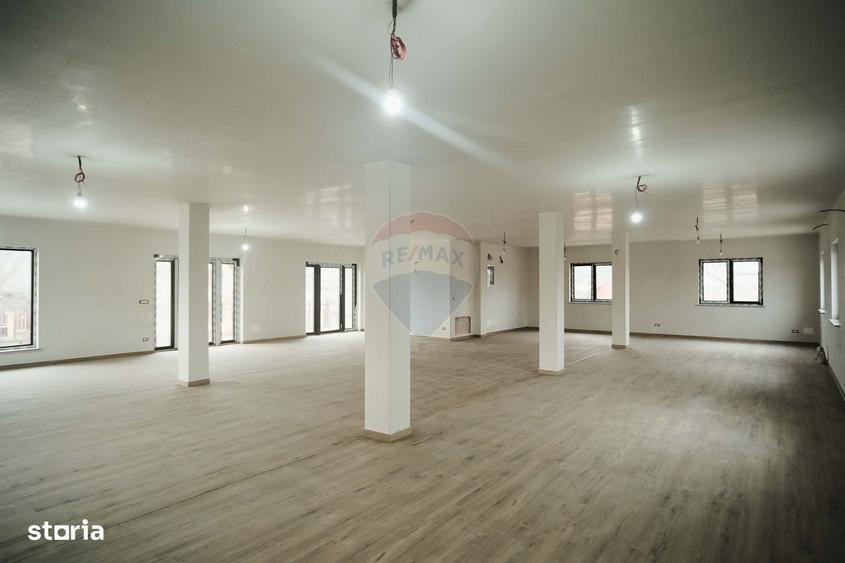 Spațiu comercial, de 200 mp, în Marginea