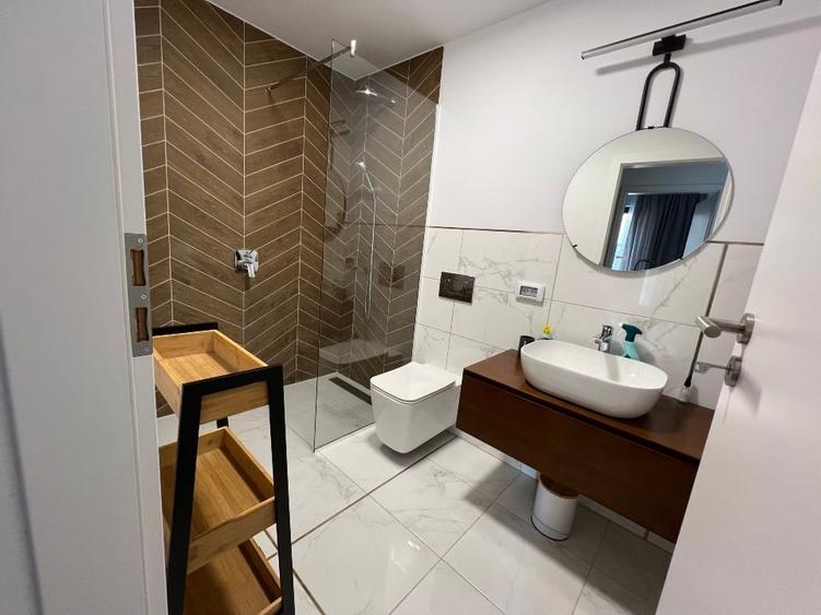Apartament cu 2 camere, mobilat în Central