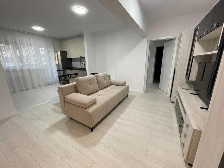 Apartament cu 3 camere semidecomandat, mobilat în Popești-Leordeni