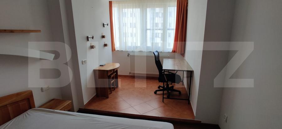 Apartament cu 4 camere semidecomandat, mobilat în Zorilor