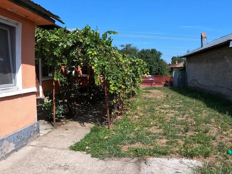 Casă individuală cu 6 camere cu Garaj în Slobozia