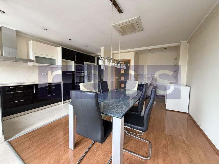 Apartament cu 4 camere decomandat în 1 Mai