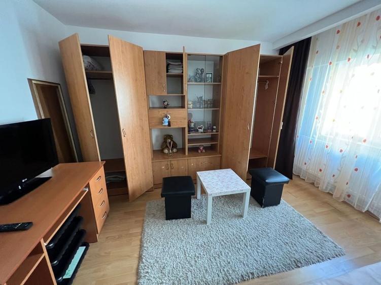 Garsonieră decomandată în Central