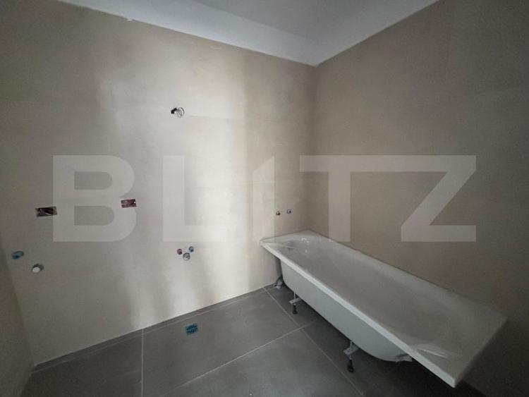 Apartament cu 3 camere decomandat în Torontalului