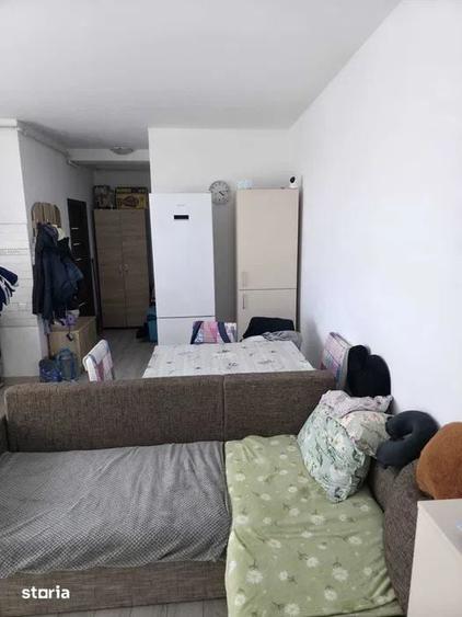 Apartament cu 3 camere semidecomandat în Florești — fotografia 1