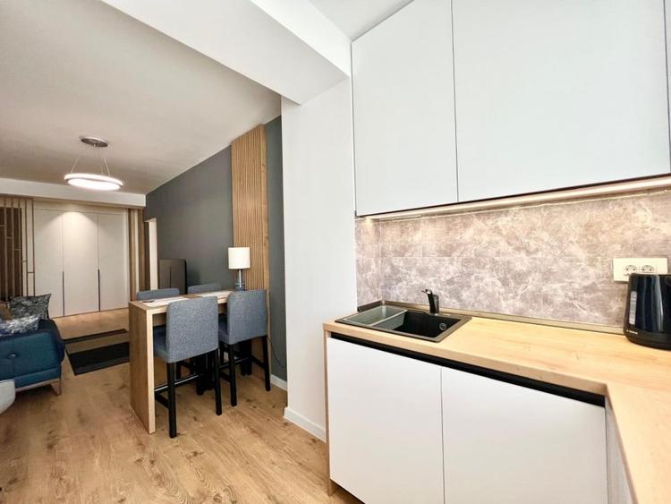Apartament cu 2 camere semidecomandat, mobilat în Pipera