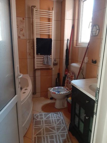 Apartament cu 2 camere semidecomandat în Exterior Vest