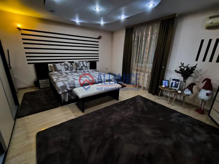 Casă cu 10 camere decomandat cu Teren 442 Mp în CET