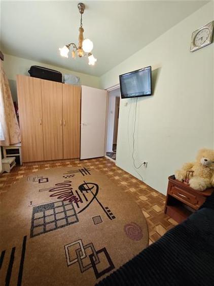 Apartament cu 4 camere decomandat în Aurel Vlaicu