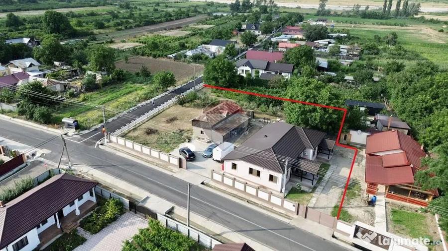 Casă cu 4 camere cu Teren 2500 Mp în Bolotești