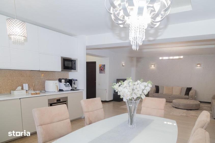 Apartament cu 3 camere decomandat în Străulești