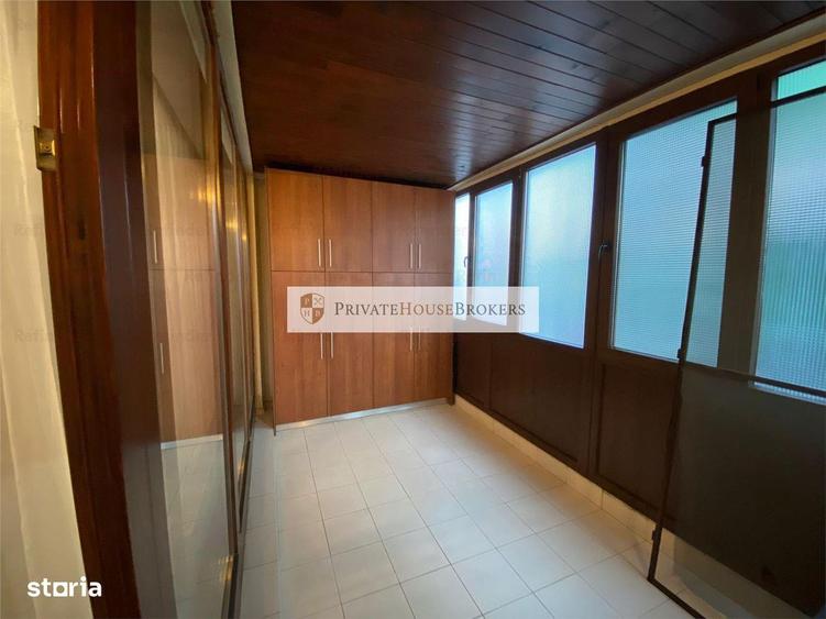 Apartament cu 3 camere semidecomandat, mobilat în Aviației