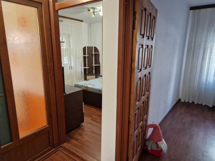 Apartament cu 4 camere decomandat în Central