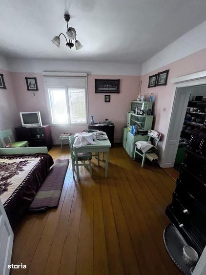Casă cu 3 camere în Central