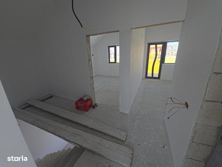 Casă cu 4 camere cu Teren 210 Mp în Valu lui Traian