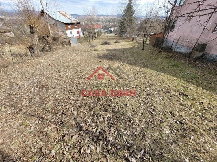 Casă cu Teren 3676 Mp în Poiana