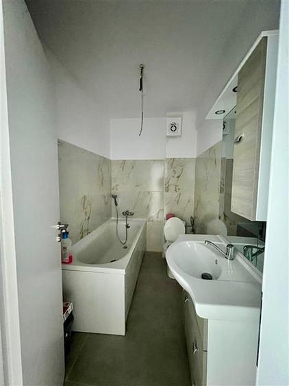 Apartament cu 3 camere semidecomandat în Someșeni